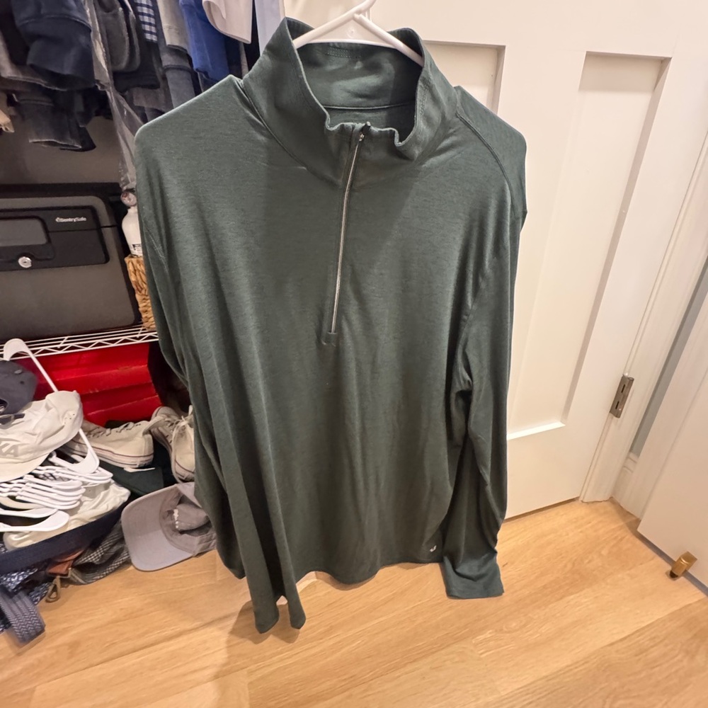 Vuori Men's Olive Green Quarter-Zip Sweater only worn once